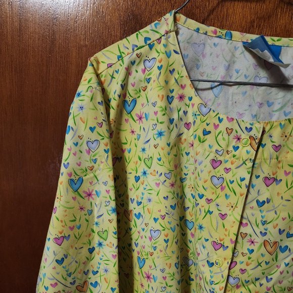 Women's Medium Scrub H.Q. Yellow Heart Print Long Sleeve Scrub Top - Picture 4 of 13